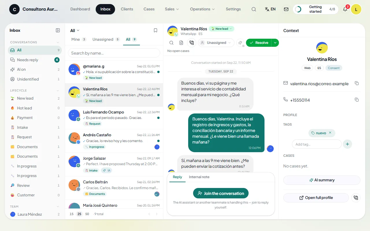 A WhatsApp conversation in the inbox, with the client’s context on the right